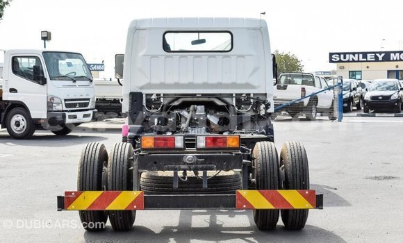 Buy Import Mitsubishi Canter White Truck in Import - Dubai in Zambia Buy Import Mitsubishi Canter White Truck in Import - Dubai in Zambia