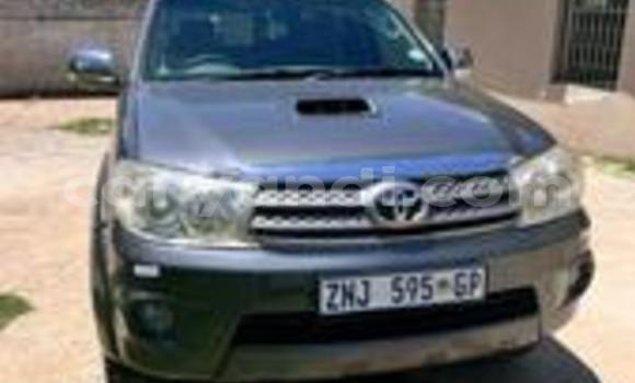 Acheter Occasion Voiture Toyota Fortuner Gris à Solwezi, Nord-Ouest Acheter Occasion Voiture Toyota Fortuner Gris à Solwezi, Nord-Ouest