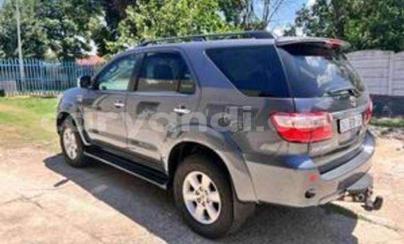 Tenga Tsaru Toyota Fortuner Sirivha Mota in Solwezi in North-Western Tenga Tsaru Toyota Fortuner Sirivha Mota in Solwezi in North-Western