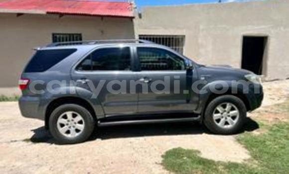 Tenga Tsaru Toyota Fortuner Sirivha Mota in Solwezi in North-Western Tenga Tsaru Toyota Fortuner Sirivha Mota in Solwezi in North-Western