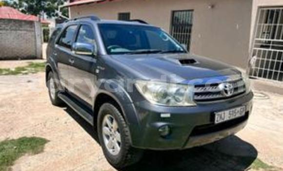 Tenga Tsaru Toyota Fortuner Sirivha Mota in Solwezi in North-Western Tenga Tsaru Toyota Fortuner Sirivha Mota in Solwezi in North-Western