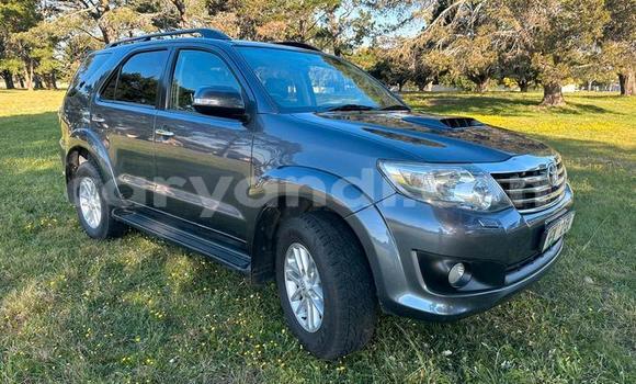 Nunua Ilio tumika Toyota Fortuner Fedha Gari ndani ya Import - Dubai nchini Zambia Nunua Ilio tumika Toyota Fortuner Fedha Gari ndani ya Import - Dubai nchini Zambia