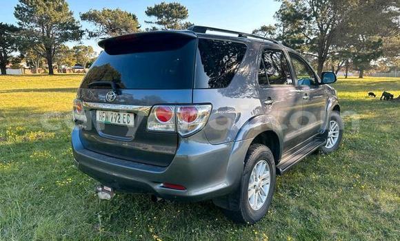 Nunua Ilio tumika Toyota Fortuner Fedha Gari ndani ya Import - Dubai nchini Zambia Nunua Ilio tumika Toyota Fortuner Fedha Gari ndani ya Import - Dubai nchini Zambia