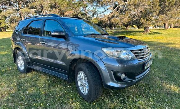 Nunua Ilio tumika Toyota Fortuner Fedha Gari ndani ya Import - Dubai nchini Zambia Nunua Ilio tumika Toyota Fortuner Fedha Gari ndani ya Import - Dubai nchini Zambia