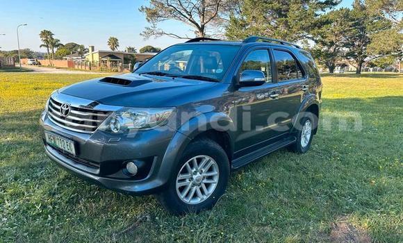 Nunua Ilio tumika Toyota Fortuner Fedha Gari ndani ya Import - Dubai nchini Zambia Nunua Ilio tumika Toyota Fortuner Fedha Gari ndani ya Import - Dubai nchini Zambia