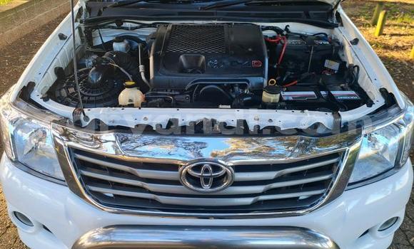 Tenga Tsaru Toyota Hilux Chena Mota in Import - Dubai in Zambia Tenga Tsaru Toyota Hilux Chena Mota in Import - Dubai in Zambia