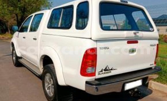 Buy Used Toyota Hilux White Car in Import - Dubai in Zambia Buy Used Toyota Hilux White Car in Import - Dubai in Zambia