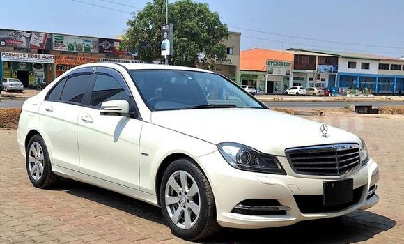 Tenga Tsaru Mercedes-Benz C250 coupe Zvimwe Mota in Lusaka in Zambia Tenga Tsaru Mercedes-Benz C250 coupe Zvimwe Mota in Lusaka in Zambia