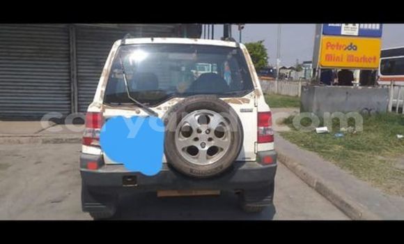 Acheter Occasion Voiture Mitsubishi Pajero Blanc à Lusaka, Zambie Acheter Occasion Voiture Mitsubishi Pajero Blanc à Lusaka, Zambie