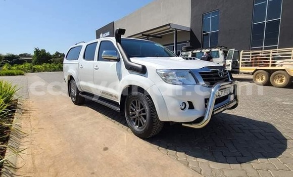 Acheter Occasion Voiture Toyota Hilux Blanc à Lusaka, Zambie