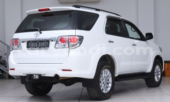 Nunua Ilio tumika Toyota Fortuner Nyeupe Gari ndani ya Lusaka nchini Zambia Nunua Ilio tumika Toyota Fortuner Nyeupe Gari ndani ya Lusaka nchini Zambia