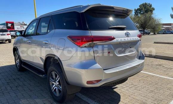 Tenga Tsaru Toyota Fortuner Sirivha Mota in Chilanga in Lusaka Tenga Tsaru Toyota Fortuner Sirivha Mota in Chilanga in Lusaka