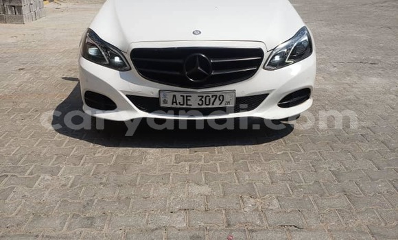 Buy Used Mercedes-Benz E-Classe White Car in Lusaka in Zambia