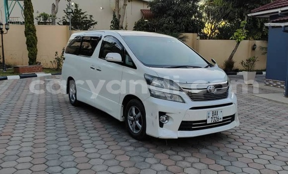 Buy Used Toyota Vellfire White Car in Lusaka in Zambia