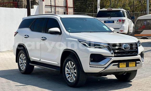 Acheter Occasion Voiture Toyota Fortuner Blanc à Lusaka, Zambie Acheter Occasion Voiture Toyota Fortuner Blanc à Lusaka, Zambie