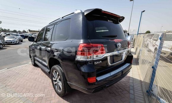 Nunua Imported Toyota Land Cruiser Nyeusi Gari ndani ya Import - Dubai nchini Zambia Nunua Imported Toyota Land Cruiser Nyeusi Gari ndani ya Import - Dubai nchini Zambia