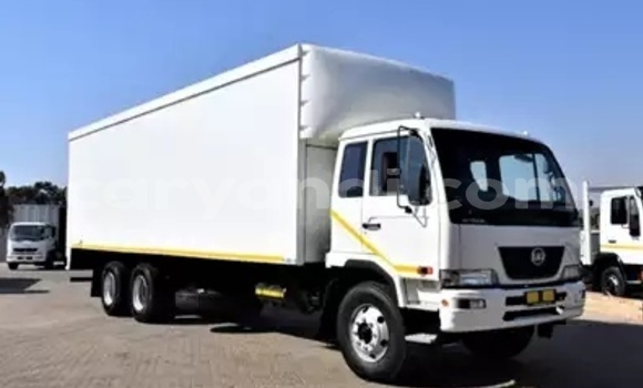 Acheter Occasion Utilitaire Nissan UD Blanc à Choma, Du sud