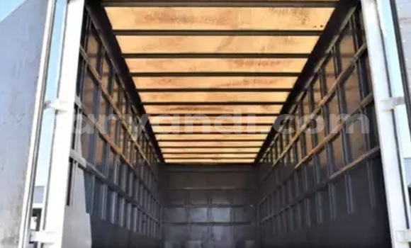 Acheter Occasion Utilitaire Nissan UD Blanc à Choma, Du sud Acheter Occasion Utilitaire Nissan UD Blanc à Choma, Du sud