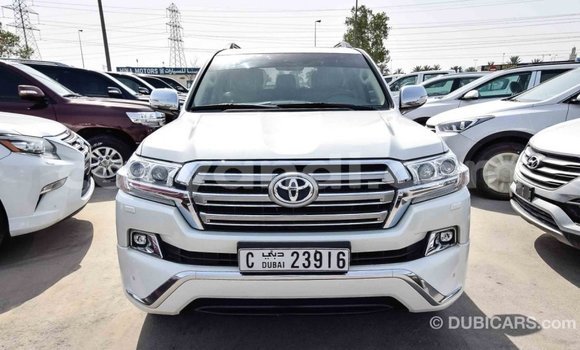 Nunua Imported Toyota Land Cruiser Nyeupe Gari ndani ya Import - Dubai nchini Zambia Nunua Imported Toyota Land Cruiser Nyeupe Gari ndani ya Import - Dubai nchini Zambia