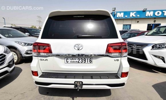 Nunua Imported Toyota Land Cruiser Nyeupe Gari ndani ya Import - Dubai nchini Zambia Nunua Imported Toyota Land Cruiser Nyeupe Gari ndani ya Import - Dubai nchini Zambia