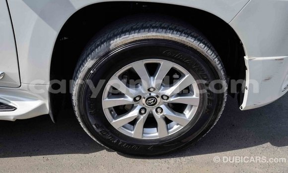 Nunua Imported Toyota Land Cruiser Nyeupe Gari ndani ya Import - Dubai nchini Zambia Nunua Imported Toyota Land Cruiser Nyeupe Gari ndani ya Import - Dubai nchini Zambia