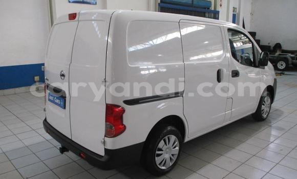 Nunua Ilio tumika Nissan NV200 Nyeupe Gari ndani ya Lusaka nchini Zambia Nunua Ilio tumika Nissan NV200 Nyeupe Gari ndani ya Lusaka nchini Zambia