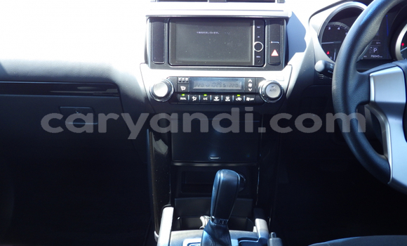 Nunua Ilio tumika Toyota Land Cruiser Prado Nyeusi Gari ndani ya Chama nchini Kusini Nunua Ilio tumika Toyota Land Cruiser Prado Nyeusi Gari ndani ya Chama nchini Kusini