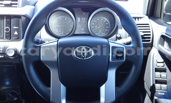 Nunua Ilio tumika Toyota Land Cruiser Prado Nyeusi Gari ndani ya Chama nchini Kusini Nunua Ilio tumika Toyota Land Cruiser Prado Nyeusi Gari ndani ya Chama nchini Kusini