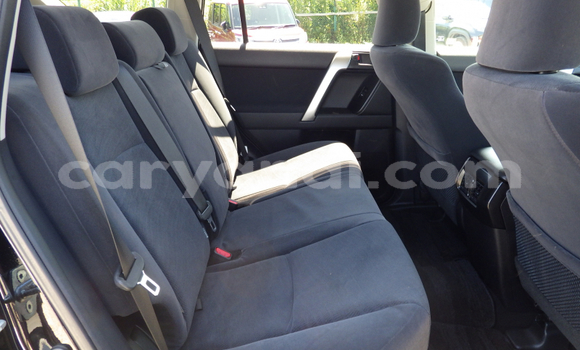 Nunua Ilio tumika Toyota Land Cruiser Prado Nyeusi Gari ndani ya Chama nchini Kusini Nunua Ilio tumika Toyota Land Cruiser Prado Nyeusi Gari ndani ya Chama nchini Kusini