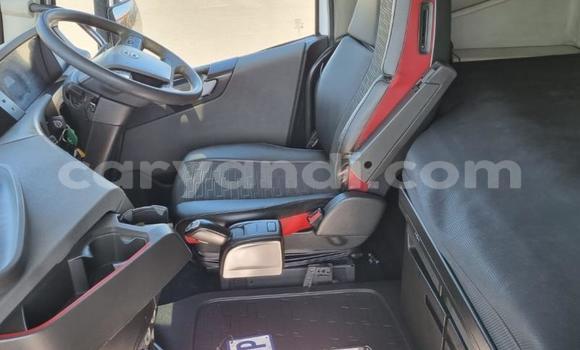 Nunua Ilio tumika Volvo F4 Nyeupe Lori ndani ya Lusaka nchini Zambia Nunua Ilio tumika Volvo F4 Nyeupe Lori ndani ya Lusaka nchini Zambia