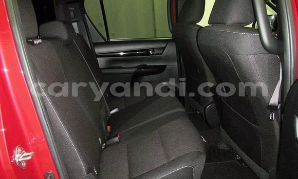 Nunua Ilio tumika Toyota Hilux Nyekundu Gari ndani ya Livingstone nchini Zambia Nunua Ilio tumika Toyota Hilux Nyekundu Gari ndani ya Livingstone nchini Zambia