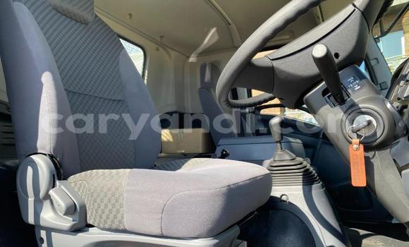 Nunua Ilio tumika Isuzu FTR 850 Nyeupe Lori ndani ya Lusaka nchini Zambia Nunua Ilio tumika Isuzu FTR 850 Nyeupe Lori ndani ya Lusaka nchini Zambia