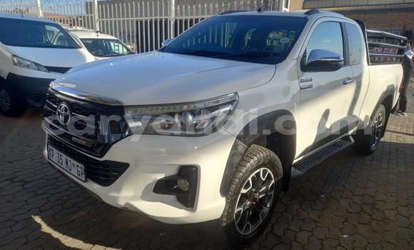 Nunua Ilio tumika Toyota Hilux Nyeupe Gari ndani ya Chilanga nchini Lusaka Nunua Ilio tumika Toyota Hilux Nyeupe Gari ndani ya Chilanga nchini Lusaka