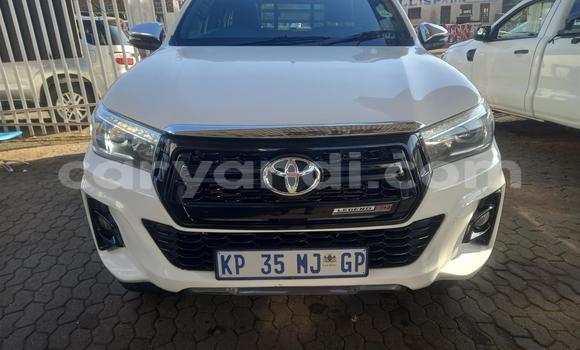 Nunua Ilio tumika Toyota Hilux Nyeupe Gari ndani ya Chilanga nchini Lusaka Nunua Ilio tumika Toyota Hilux Nyeupe Gari ndani ya Chilanga nchini Lusaka