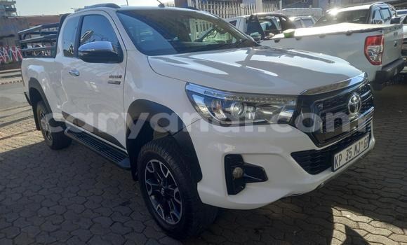 Nunua Ilio tumika Toyota Hilux Nyeupe Gari ndani ya Chilanga nchini Lusaka Nunua Ilio tumika Toyota Hilux Nyeupe Gari ndani ya Chilanga nchini Lusaka