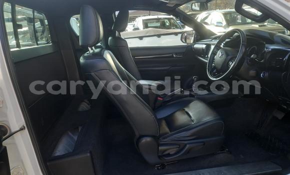 Nunua Ilio tumika Toyota Hilux Nyeupe Gari ndani ya Chilanga nchini Lusaka Nunua Ilio tumika Toyota Hilux Nyeupe Gari ndani ya Chilanga nchini Lusaka