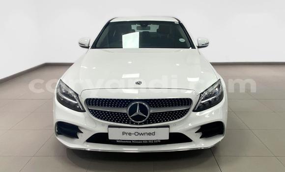 Acheter Occasion Voiture Mercedes-Benz C-Classe Blanc à Lusaka, Zambie Acheter Occasion Voiture Mercedes-Benz C-Classe Blanc à Lusaka, Zambie