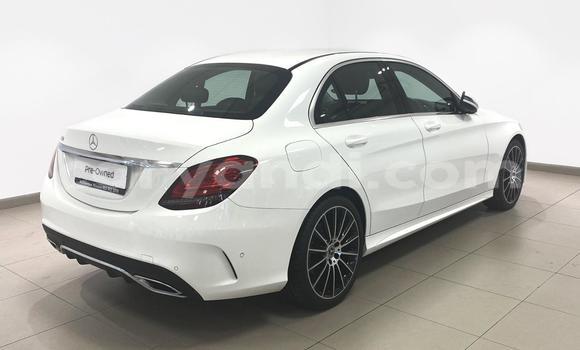 Acheter Occasion Voiture Mercedes-Benz C-Classe Blanc à Lusaka, Zambie Acheter Occasion Voiture Mercedes-Benz C-Classe Blanc à Lusaka, Zambie