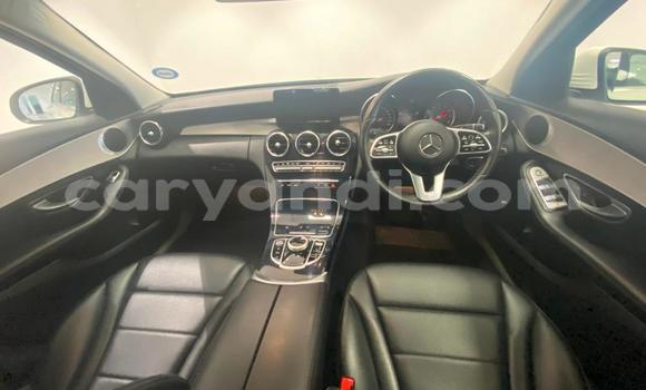 Acheter Occasion Voiture Mercedes-Benz C-Classe Blanc à Lusaka, Zambie Acheter Occasion Voiture Mercedes-Benz C-Classe Blanc à Lusaka, Zambie