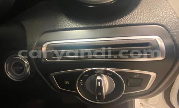 Acheter Occasion Voiture Mercedes-Benz C-Classe Blanc à Lusaka, Zambie Acheter Occasion Voiture Mercedes-Benz C-Classe Blanc à Lusaka, Zambie