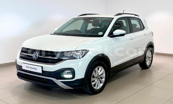 Buy Used Volkswagen T-Roc White Car in Lusaka in Zambia