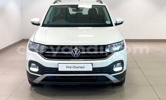 Acheter Occasion Voiture Volkswagen T-Roc Blanc à Lusaka, Zambie Acheter Occasion Voiture Volkswagen T-Roc Blanc à Lusaka, Zambie