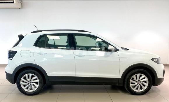 Acheter Occasion Voiture Volkswagen T-Roc Blanc à Lusaka, Zambie Acheter Occasion Voiture Volkswagen T-Roc Blanc à Lusaka, Zambie