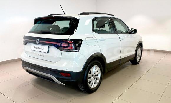 Acheter Occasion Voiture Volkswagen T-Roc Blanc à Lusaka, Zambie Acheter Occasion Voiture Volkswagen T-Roc Blanc à Lusaka, Zambie