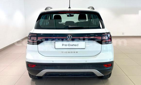 Acheter Occasion Voiture Volkswagen T-Roc Blanc à Lusaka, Zambie Acheter Occasion Voiture Volkswagen T-Roc Blanc à Lusaka, Zambie