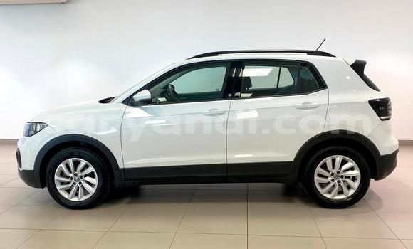 Acheter Occasion Voiture Volkswagen T-Roc Blanc à Lusaka, Zambie Acheter Occasion Voiture Volkswagen T-Roc Blanc à Lusaka, Zambie