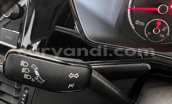 Acheter Occasion Voiture Volkswagen T-Roc Blanc à Lusaka, Zambie Acheter Occasion Voiture Volkswagen T-Roc Blanc à Lusaka, Zambie