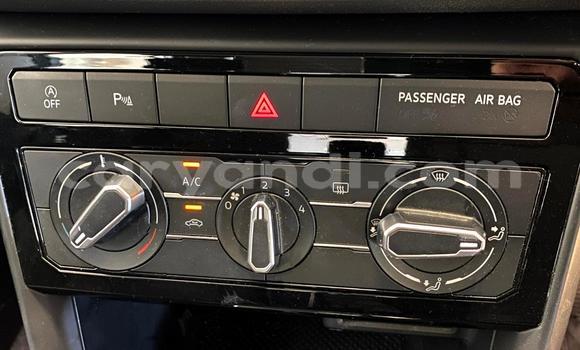 Acheter Occasion Voiture Volkswagen T-Roc Blanc à Lusaka, Zambie Acheter Occasion Voiture Volkswagen T-Roc Blanc à Lusaka, Zambie