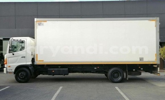 Buy Used Hino 300 Series White Truck in Lusaka in Zambia Buy Used Hino 300 Series White Truck in Lusaka in Zambia