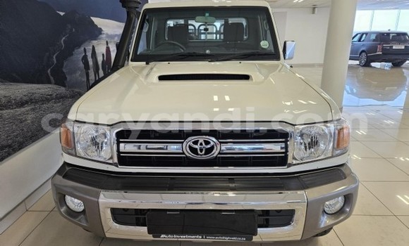 Tenga Tsaru Toyota Land Cruiser Chena Mota in Lusaka in Zambia